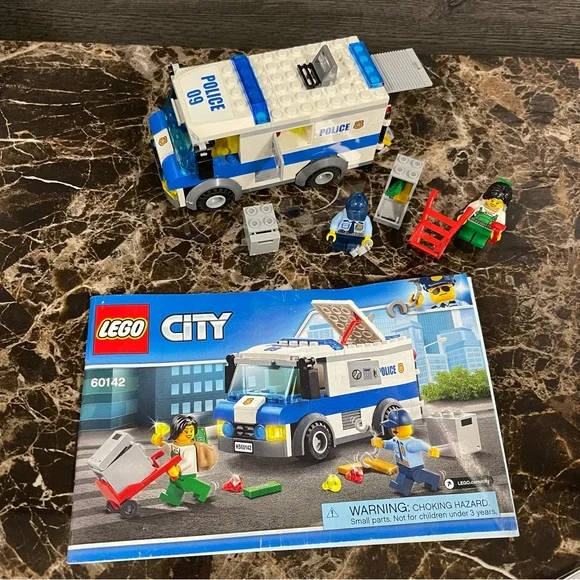 Lego 60142 City Police Money Transporter. - Picture 4 of 7